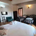 Oda ve Kahvaltı Opera House 3*