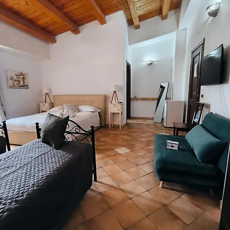 Opera House Nocleg ze śniadaniem Avola