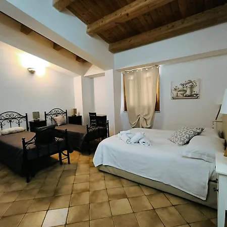 Opera House Nocleg ze śniadaniem Avola