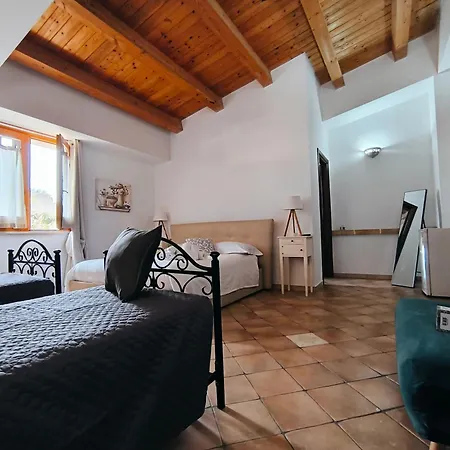 Opera House Nocleg ze śniadaniem 3*