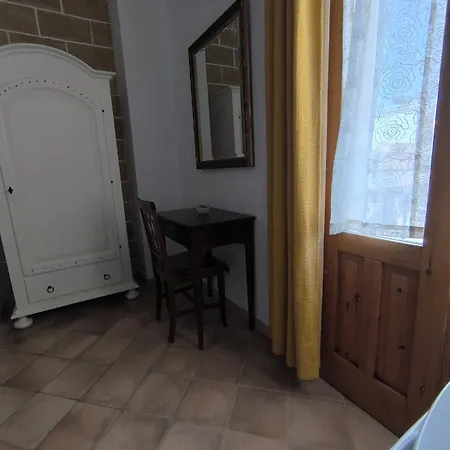 Opera House Nocleg ze śniadaniem 3*